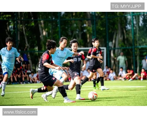 足球鞋三大品牌球星阵容对比 谁能称霸绿茵场的脚下力量